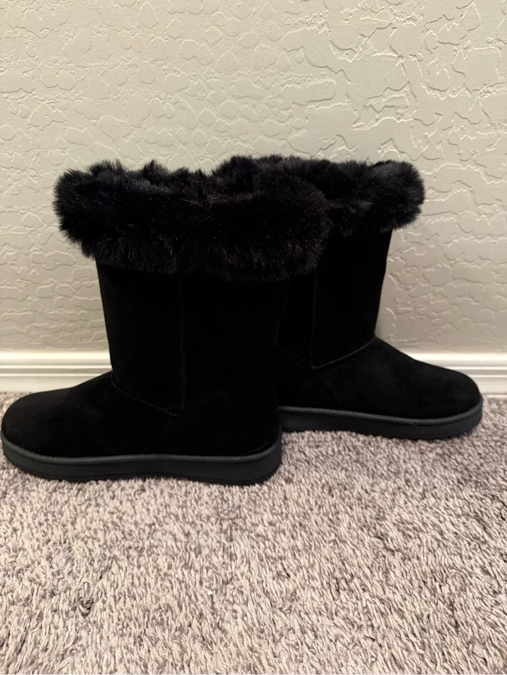 The Children's Place Black Faux Fur Winter Boots for Women